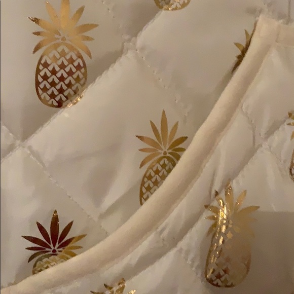 This ivory and gold vest really pops! - Picture 2 of 4